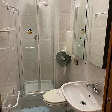 Hotel Nuovo Metropol Albissola Marina Buitenkant foto